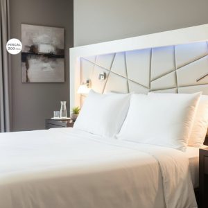 Hosteline Iris Premium hvit putevar til king size-seng, 200 tråder, 45 x 85 cm (2 stk.)